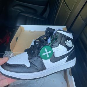 NEW Air Jordan 1MID Panda🔥🔥